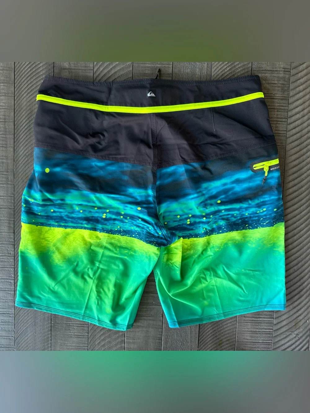 Quiksilver Hold Down Vee 19